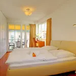 Louise Nr 05 塞巴特黑灵斯多夫